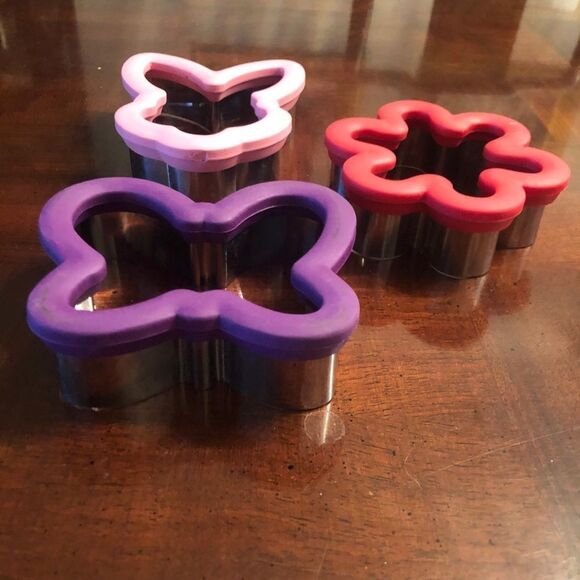 Wilton Comfort Grip Cookie Cutters Set of 3 Bunny - Picture 2 of 7